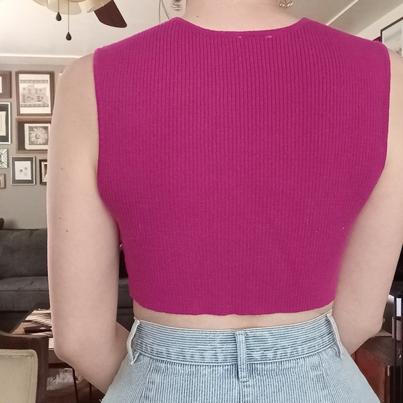 Wild Fable Reversible Twist Cropped Sweater Tank Top Size Medium - Picture 2 of 5